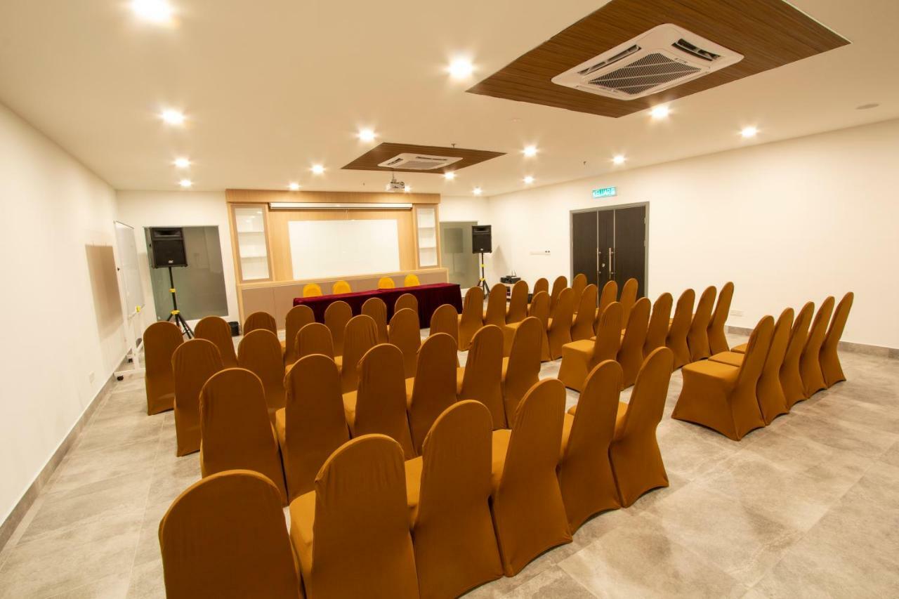 Az Hotel & Serviced Apartments Labuan Eksteriør bilde