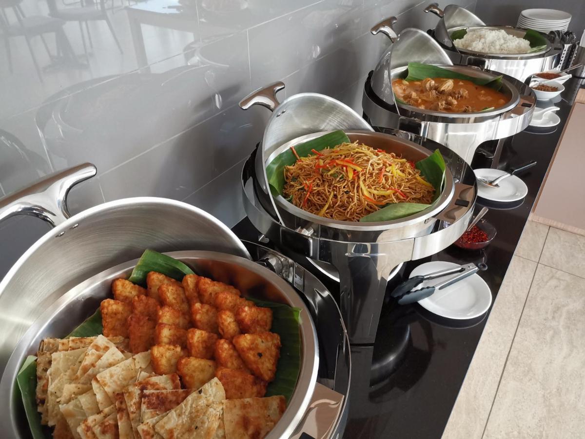Az Hotel & Serviced Apartments Labuan Eksteriør bilde